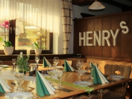 Photo: Henry&amp;#039;s